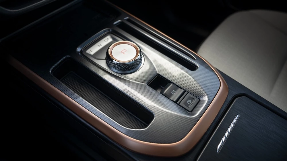 Обновленный новый Haval Jolion салон интерьер центральный тоннель селектор