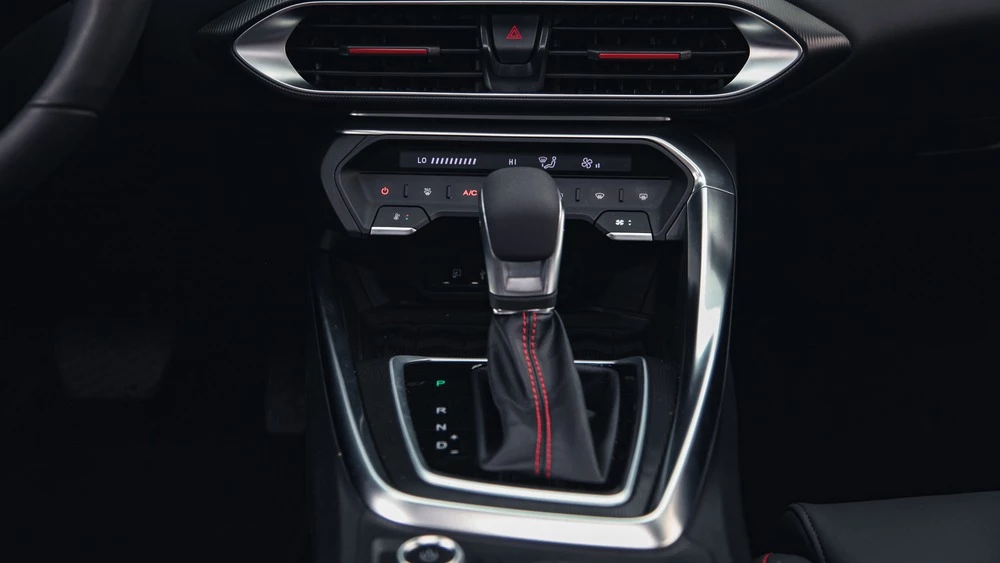 Kaiyi E5 салон интерьер селектор коробки центральный тоннель