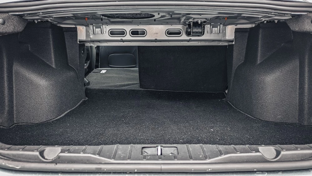 Kaiyi E5 салон интерьер багажник