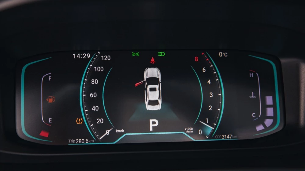 Kaiyi E5 салон интерьер приборная панель