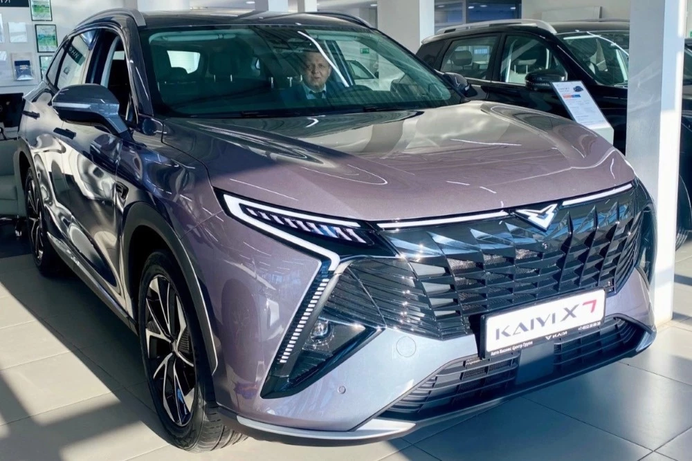 Кроссовер Kaiyi X7 Kunlun в ДЦ АБЦГ Ярославль купить новый сбоку спереди