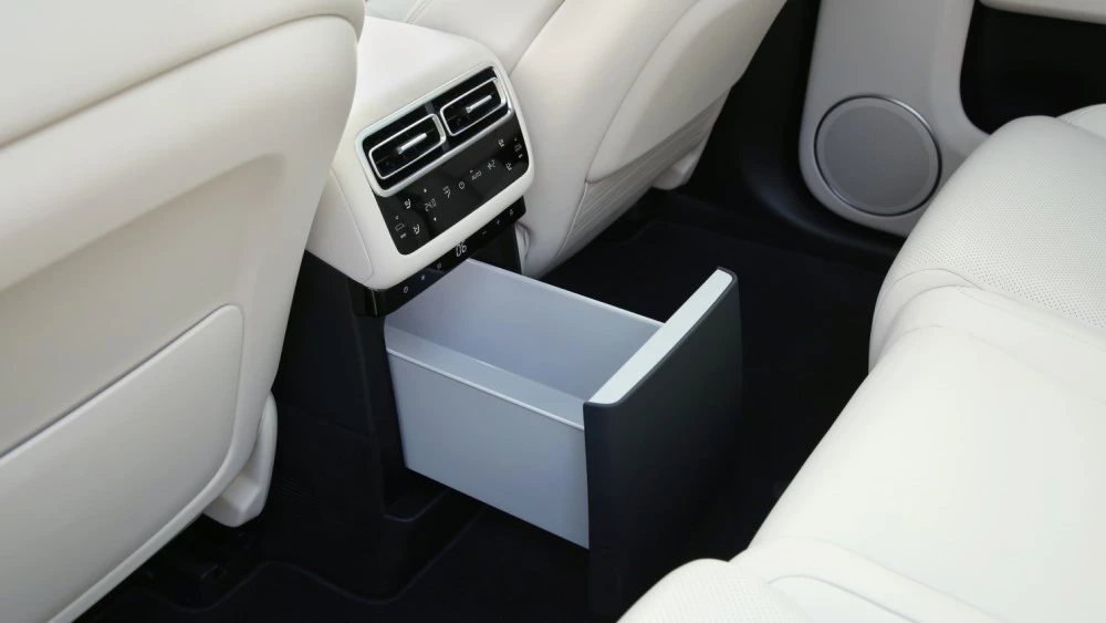 обновленный Li Auto L7 умный холодильник салон интерьер 