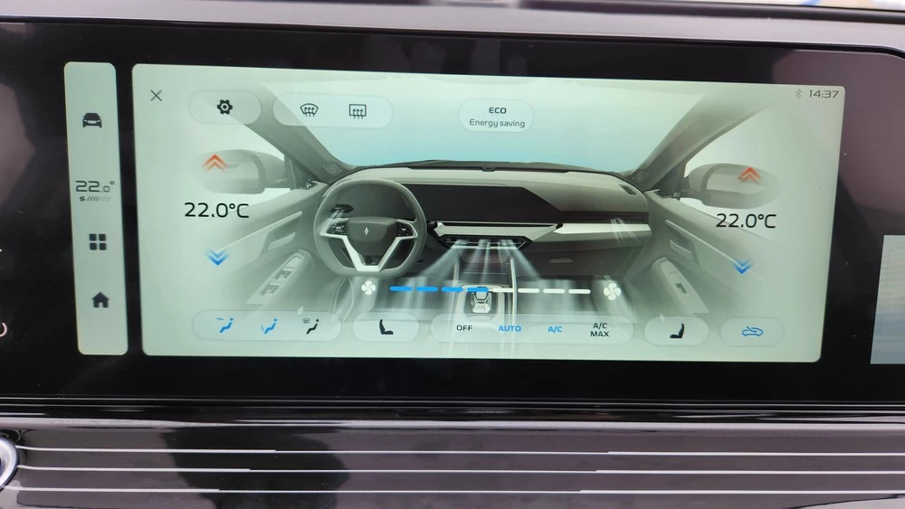 Livan X6 Pro мультимедиа медиасистема салон интерьер