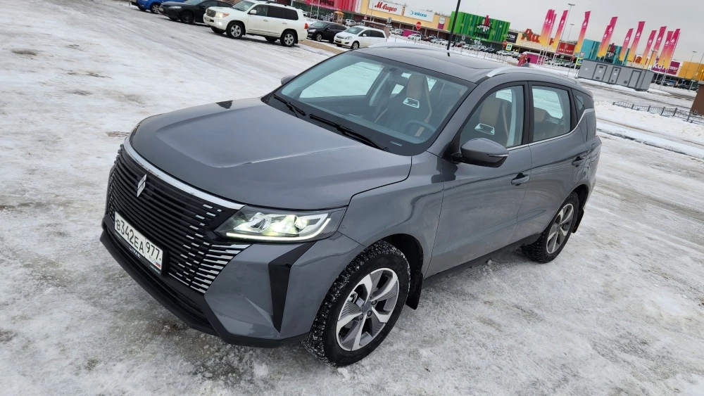 Livan X6 Pro сбоку спереди сверху