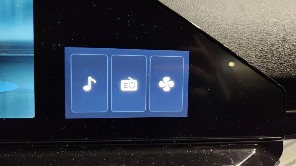 Livan X6 Pro мультимедиа медиасистема салон интерьер экран для пассажира