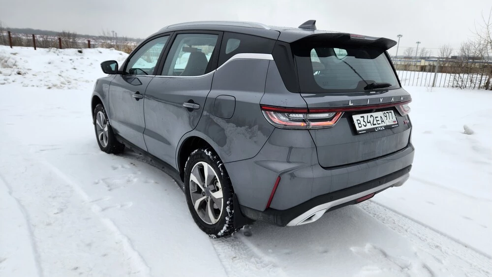 Livan X6 Pro сбоку сзади