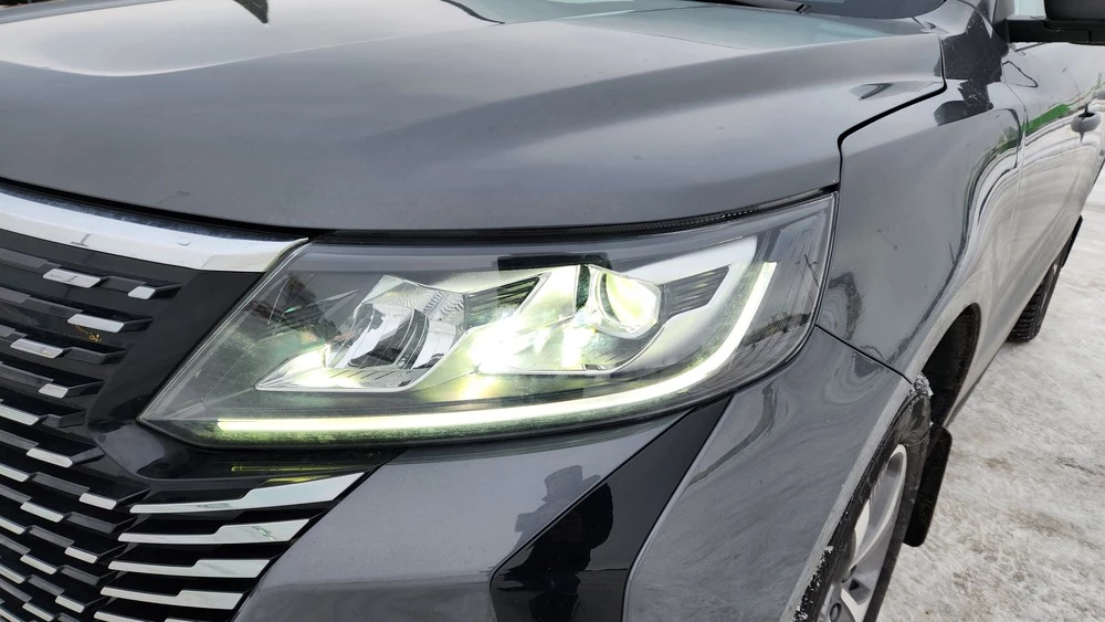 Livan X6 Pro спереди фары рисунок