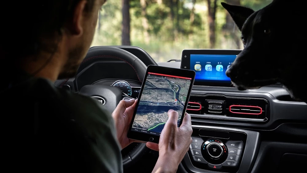 Кроссовер SWM G03F салон интерьер