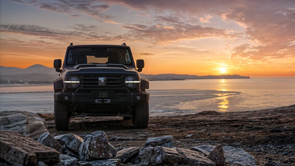 Внедорожник Tank 330 спереди