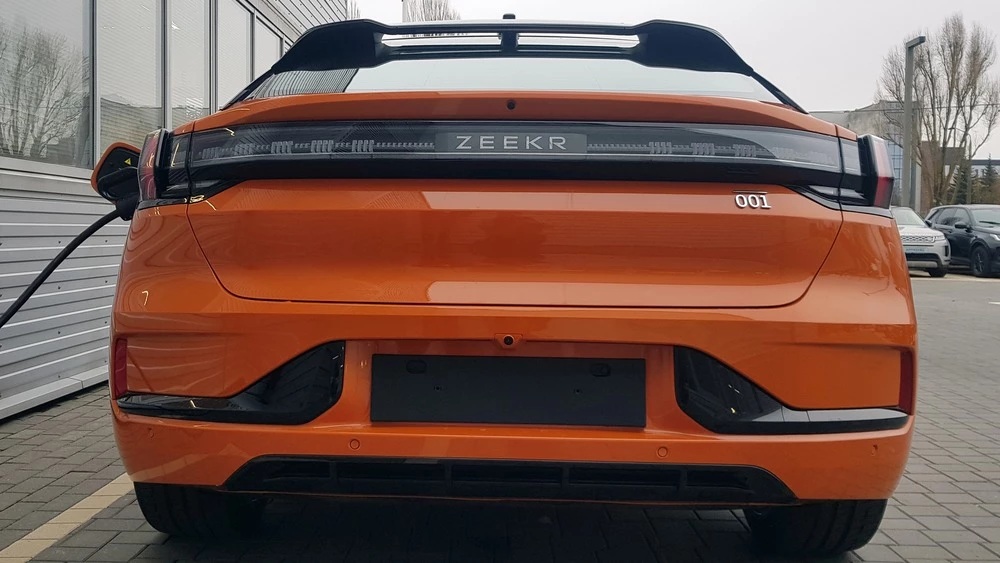 Zeekr 001 в Беларуси официальный дилер сзади