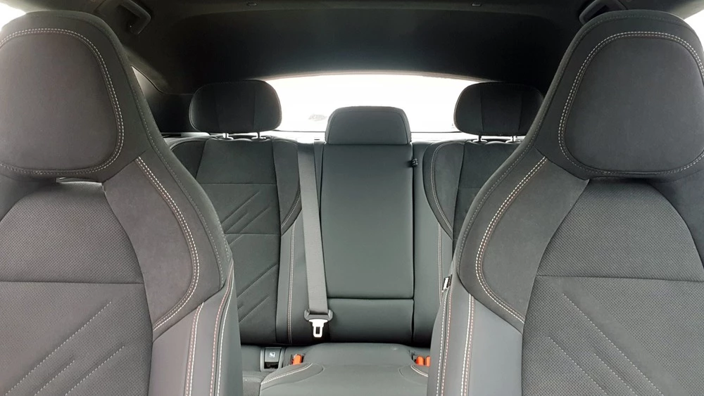 Zeekr 001 в Беларуси салон интерьер сзади сиденья