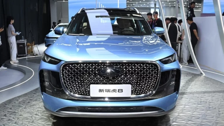 Tiggo 8 спереди в Пекине