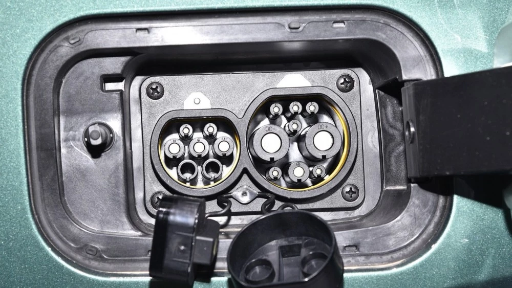 JAC X8 PHEV зарядный разъм в Пекине