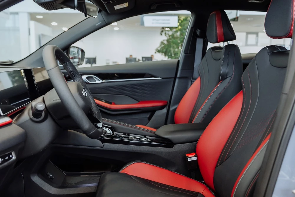 GEELY БИЗНЕС КАР Каширский Coolray у дилера салон интерьер