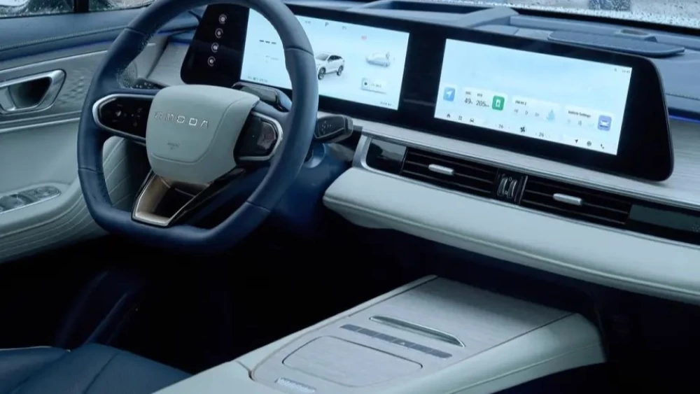 Электрический кроссовер Omoda E5 в Москве интерьер