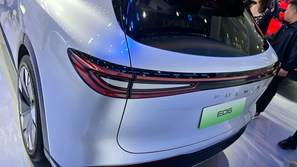 купеобразный Chery Fulwin E06 сзади в Пекине