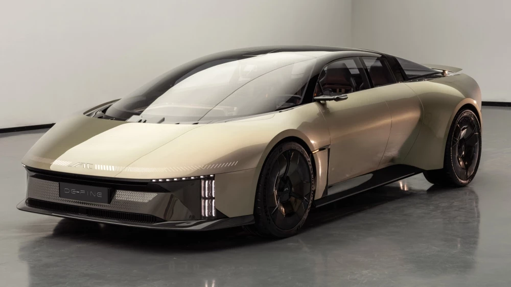 Концептуальный спорткар JAC DE-FINE спереди сбоку