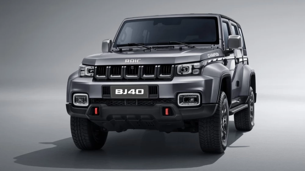 BAIC BJ40 Champion сбоку спереди