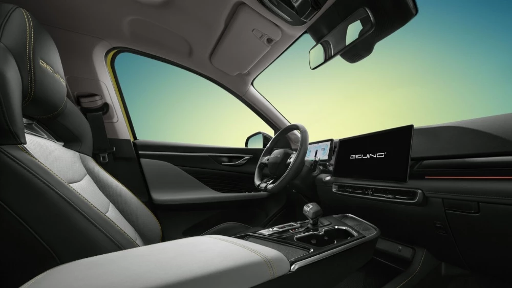 обновленный BAIC X55 2024 модельного года салон интерьер первый ряд сиденья