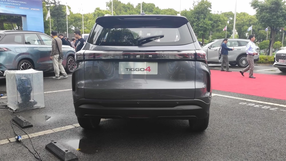 Обновленный Chery Tiggo 4 сзади