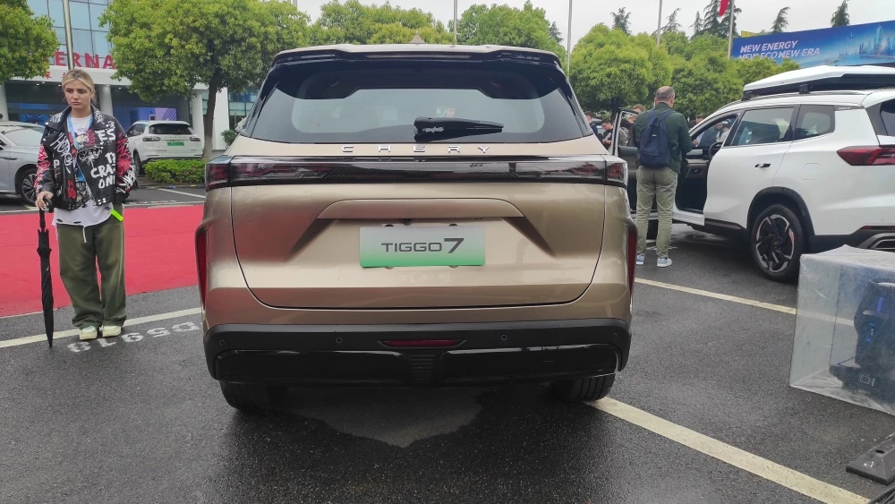 Обновленный Chery Tiggo 7 сзади