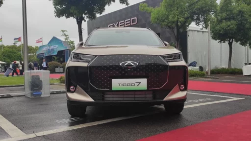 Обновленный Chery Tiggo 7 спереди