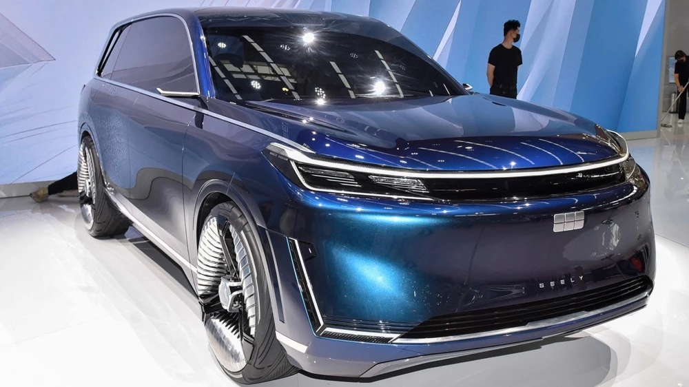 Концептуальный Geely Galaxy Starship спереди сбоку в Пекине