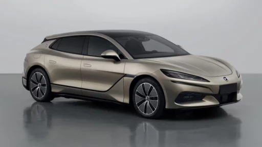 Denza Z9GT сбоку спереди
