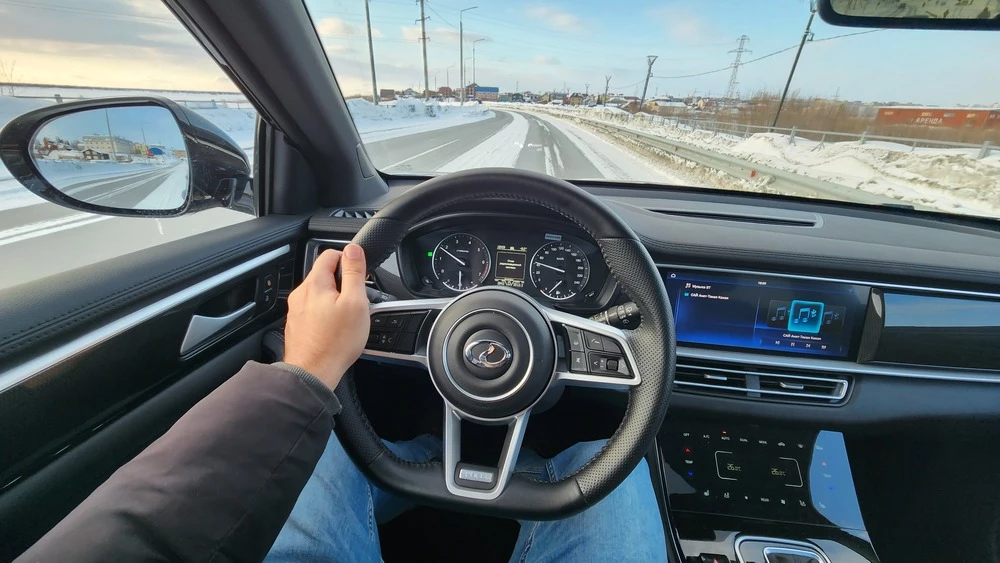 DFSK ix7 салон интерьер багажник за рулем водитель