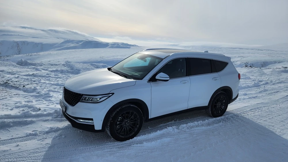 DFSK ix7 сбоку спереди