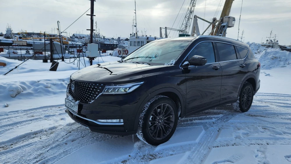 DFSK ix7 сбоку спереди