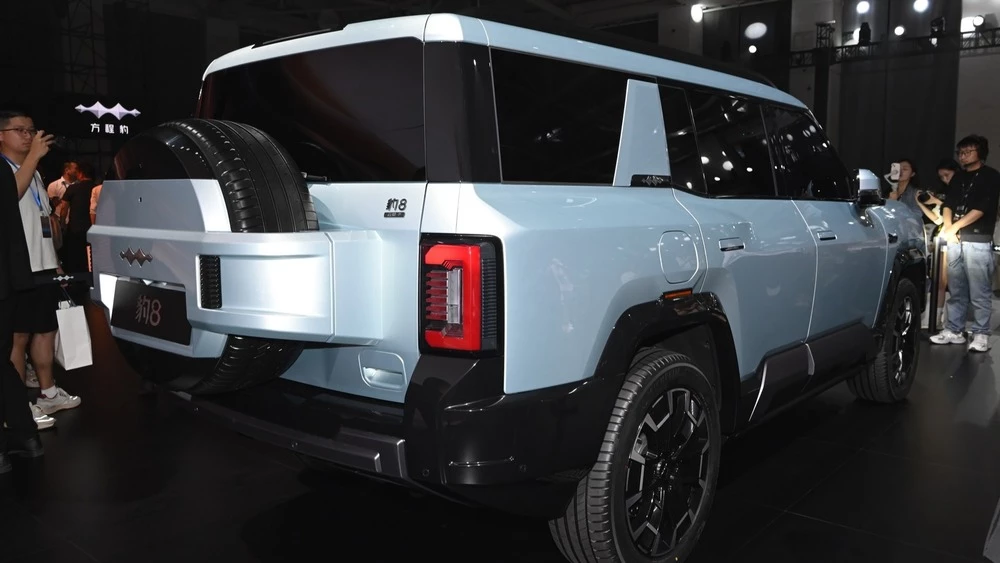 FangChengBao Leopard 8 сбоку сзади