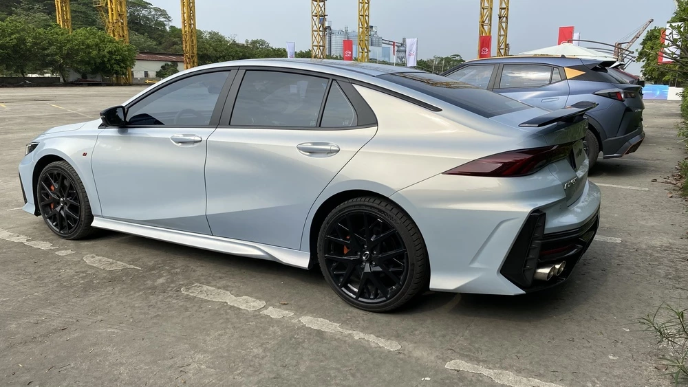 GAC Empow R сбоку сзади