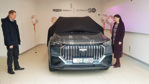 Первый кроссовер Geely Okavango New у дилера покупка владельцы Атлант-М