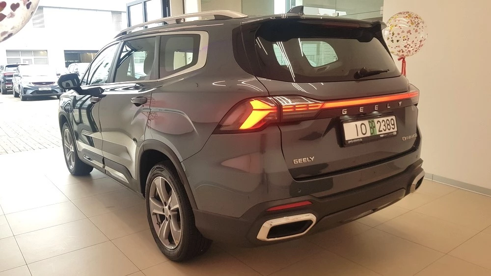 кроссовер Geely Okavango New в Беларуси сзади сбоку 