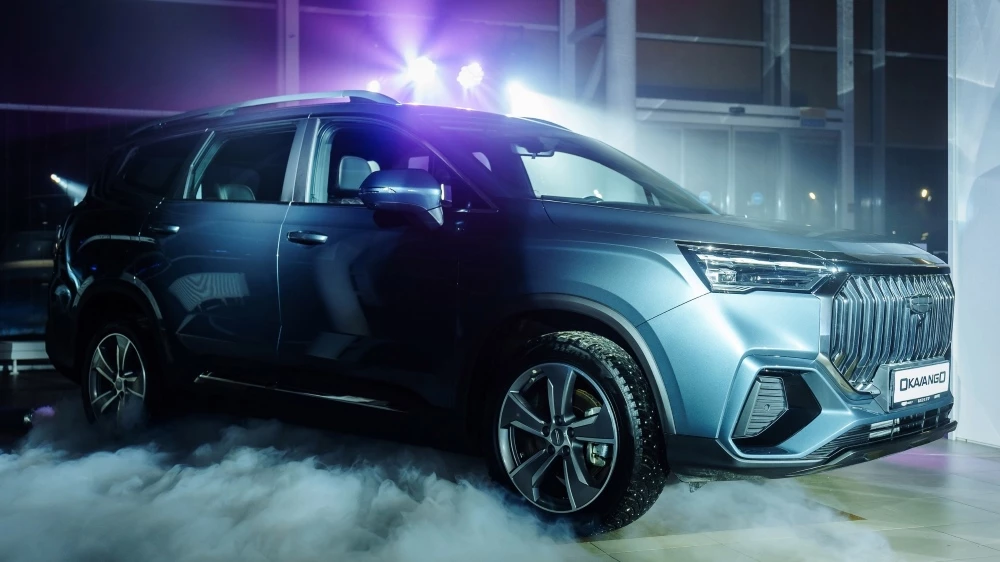 Geely Okavango в автосалоне новый купить Вологда мартен презентация серый