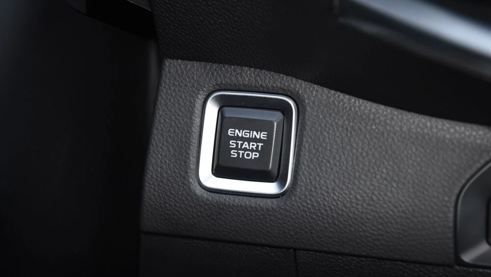 Geely Okavango тест Мишина салон интерьер кнопка запуска