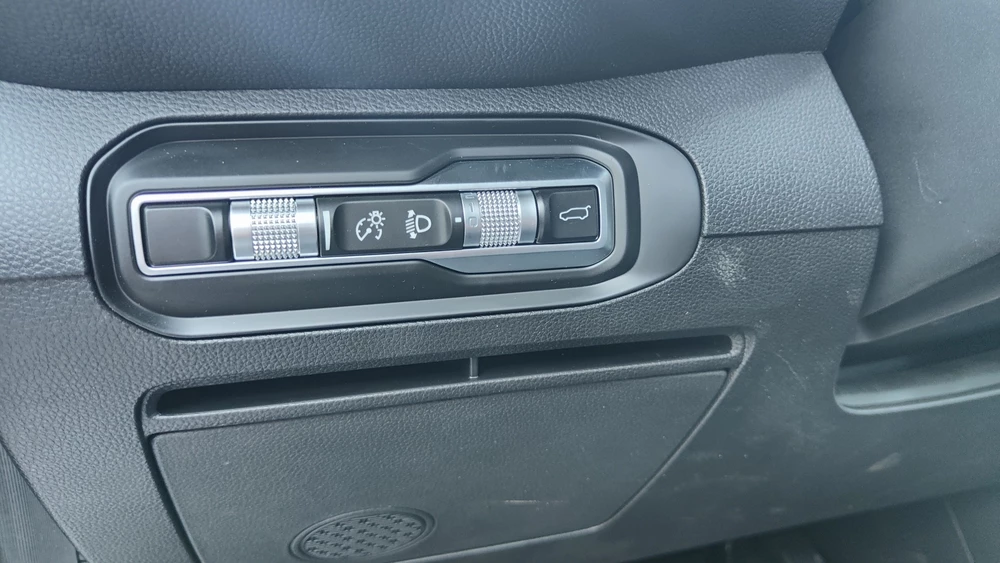 Geely Okavango тест Мишина салон интерьер кнопки управления