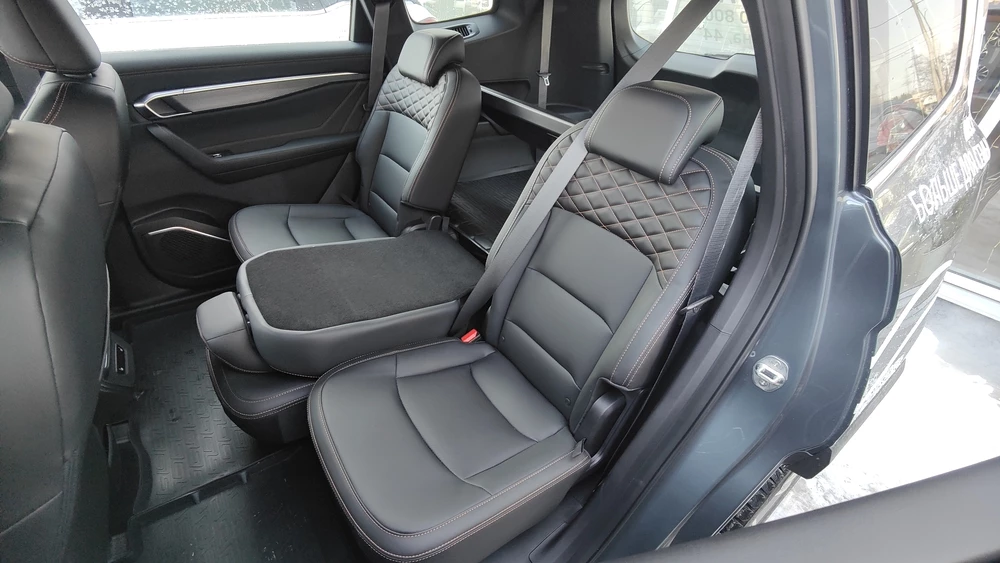 Geely Okavango тест Мишина салон интерьер второй ряд сиденья