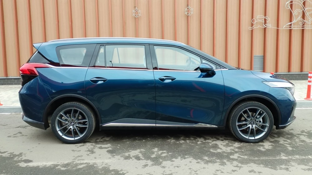 минивэн Haima 7x тест сбоку