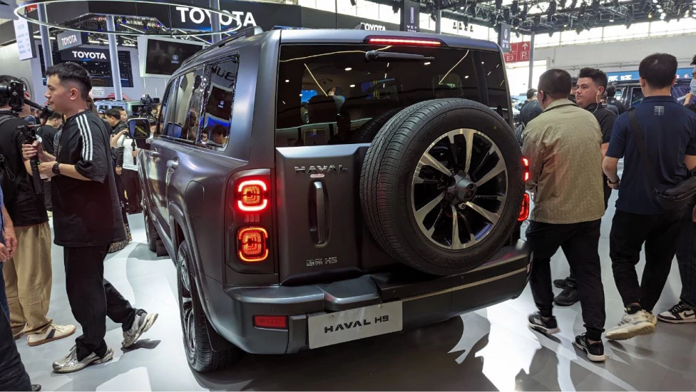 haval h9 новый второе поколение серый сзади сбоку китайские автомобили 