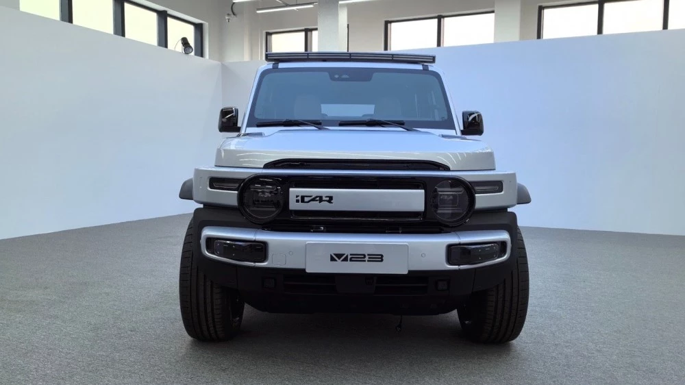Электрический кроссовер iCar V23 спереди