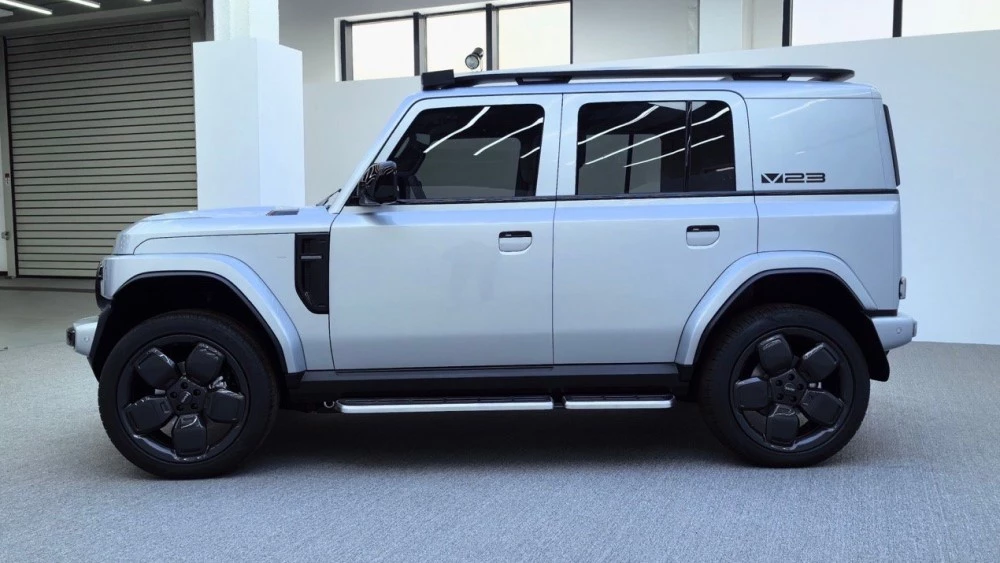 Электрический кроссовер iCar V23 сбоку