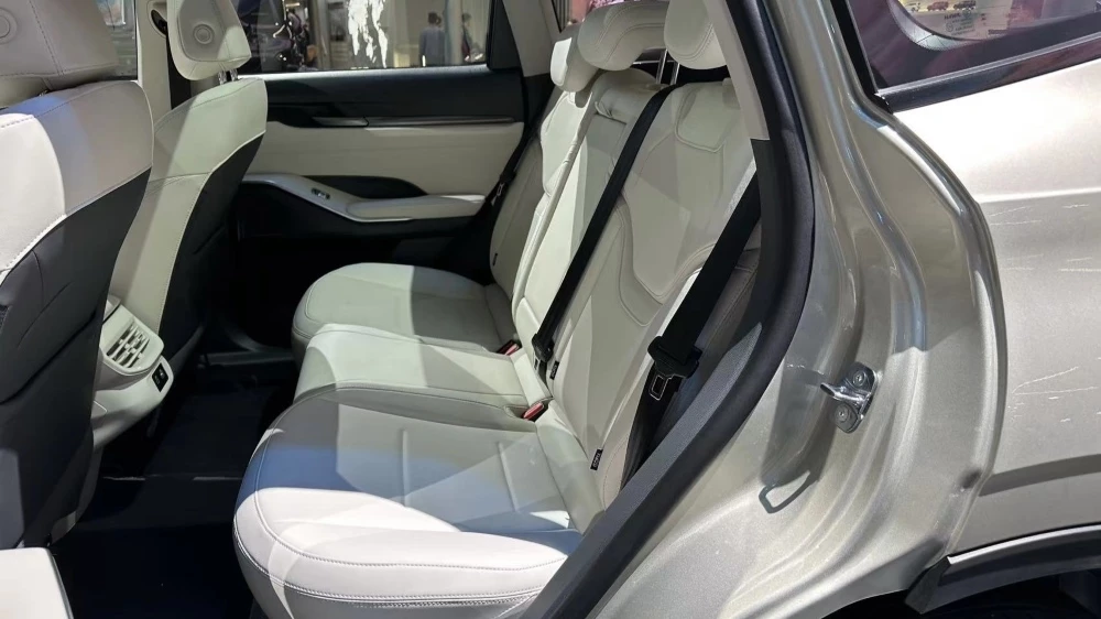 Haval H6 интерьер задний ряд в Пекине