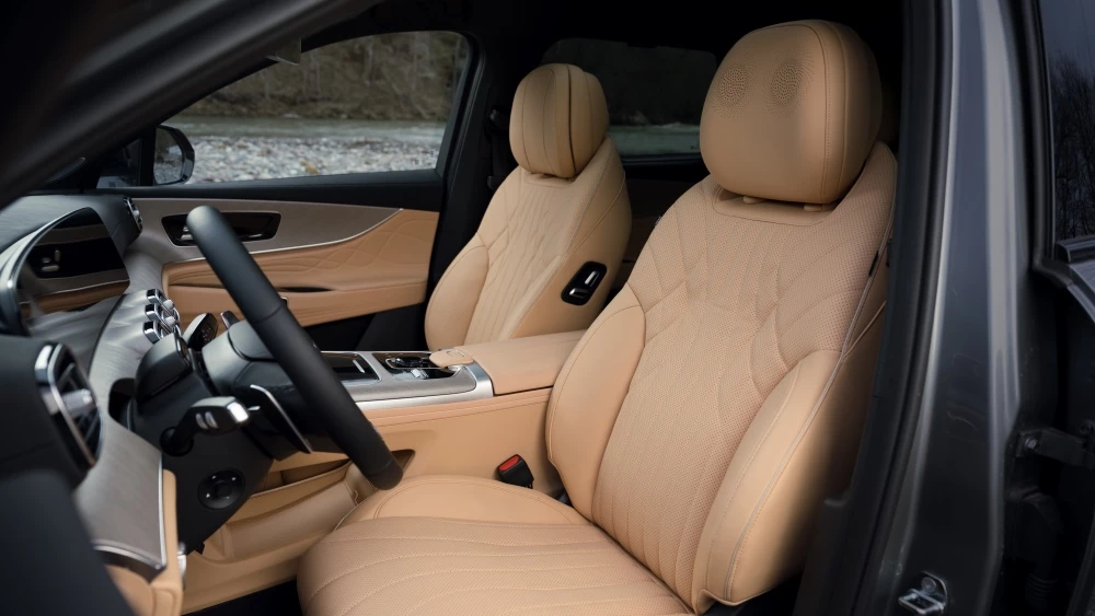 Jaecoo J8 салон интерьер первый ряд сиденья