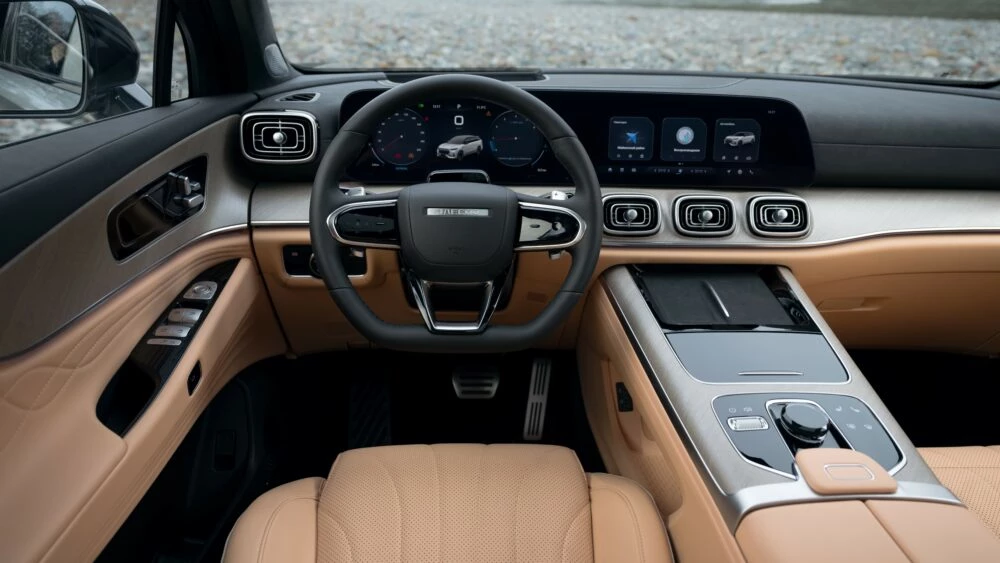 Jaecoo J8 салон интерьер первый ряд