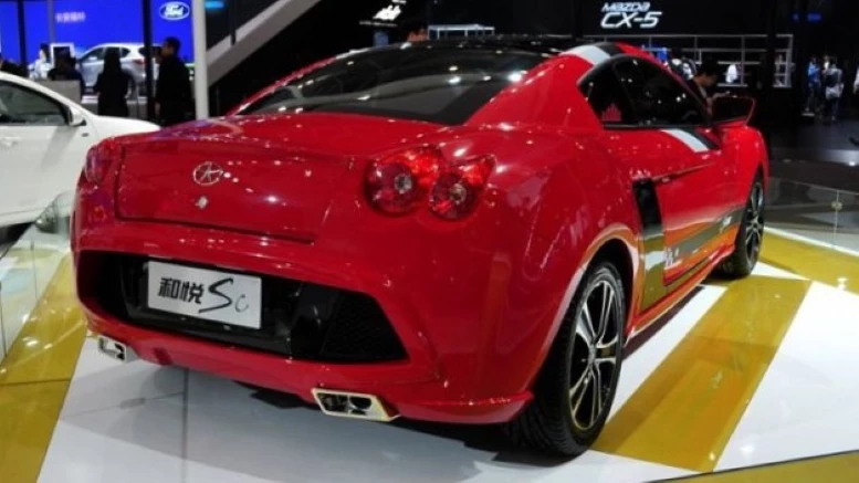 Спортивное купе JAC Heyue SС автосалон в пекине 2012 год сбоку сзади