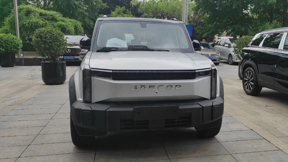 Jaecoo J6 спереди