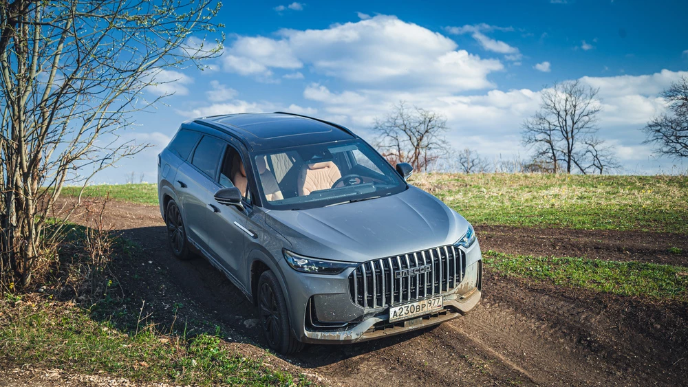 Jaecoo J8 тест сбоку спереди в динамике полный привод бездорожье