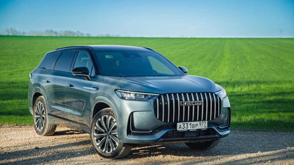 Jaecoo J8 тест сбоку спереди